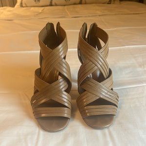 Tory Burch Camel Soft All Leather Strappy Sandal 3” Heel Back Zipper Size 7M